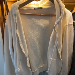 Hoodie  - Snygg hoodie lite fläckig men annars användbar 