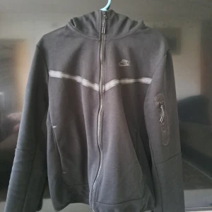Nike tech  - Helt ny oanvänd