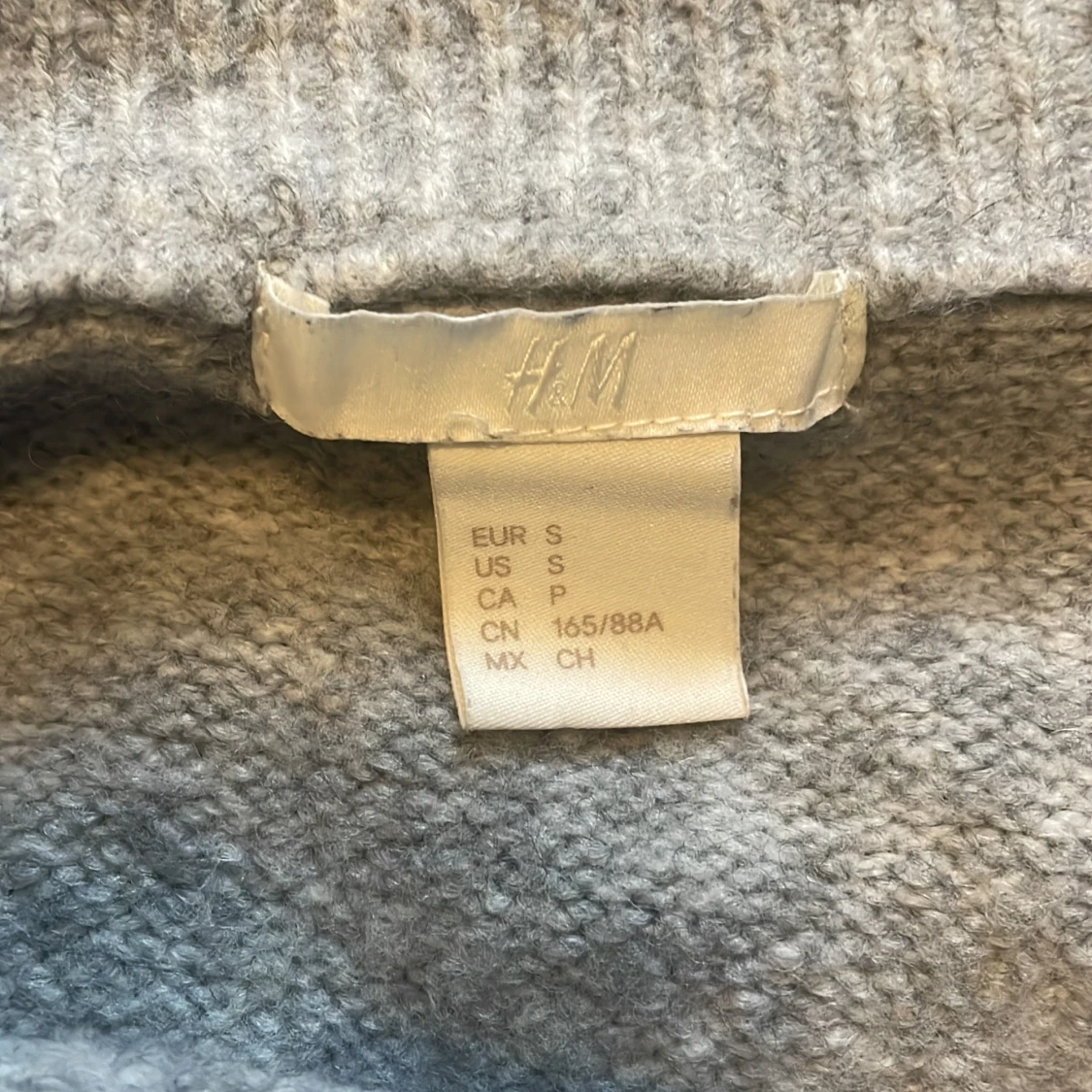 Stickad tröja off shoulder - 90