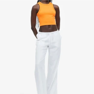 Linnebyxor hm - Säljer dessa supersnygga linnebyxor från hm i superfint skick, använda ca 2 gånger men passar mig tyvärr inte längre😓 skriv vid frågor💗💗