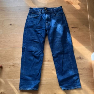 Baggy jeans - Säljer dessa då jag it diggar dem. Skick 10/10 då då endast använts 3 gånger. Pris kan diskuteras o skriv vid minsta fråga🤩