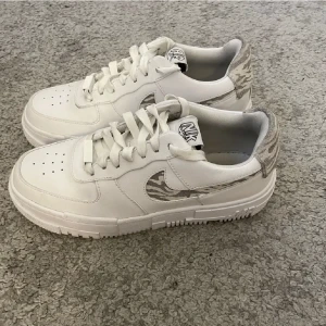 Nike skor - Nike skor i nyskick 