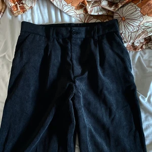 Manchesterbyxor nya - Helt oanvända manchesterbyxor storlek S. Ej stretch.