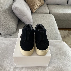 Eytys - Säljer min Eytys Doja sneakers som är i ett utmärkt skick. Köpta för:2000.  Skick9/10