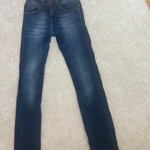 Jenas - Blåa jeans  Xs/s skulle jag säga  Levis 