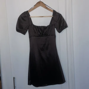 Kort svart klänning  - Nyskick