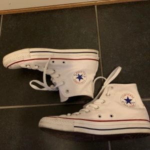 Converse  - Converse i strl 39 nyskick 
