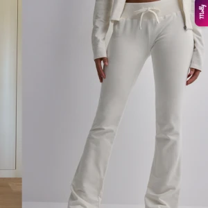 Nelly cozy chill pants - Helt nya från Nelly med lappen kvar, säljer då de va för långa på mig. Storlek XS och väldigt stretchiga och snygga 