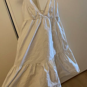 Klänning  - Volangklänning från zara🤍