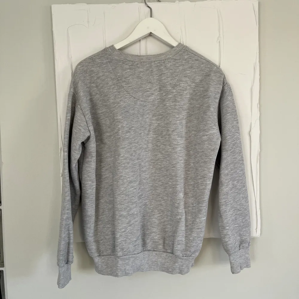 Tröja från Pull & Bear. Storlek XS. Använd men inga tydliga defekter💕. Hoodies.