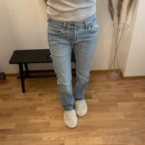 Så snygga vintage jeans från Levi’s i modellen 501. Superfint skick! 