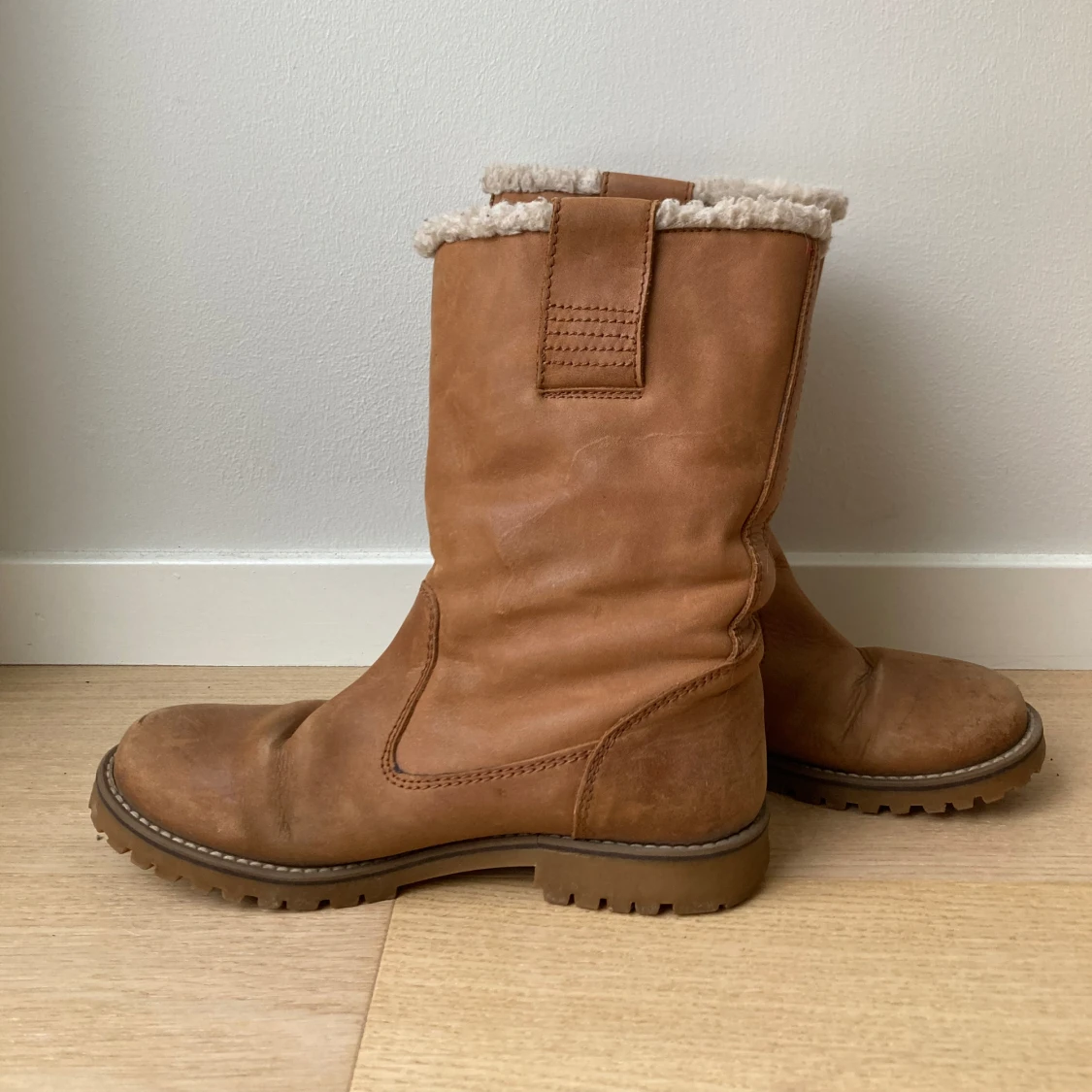 Boots  - 90