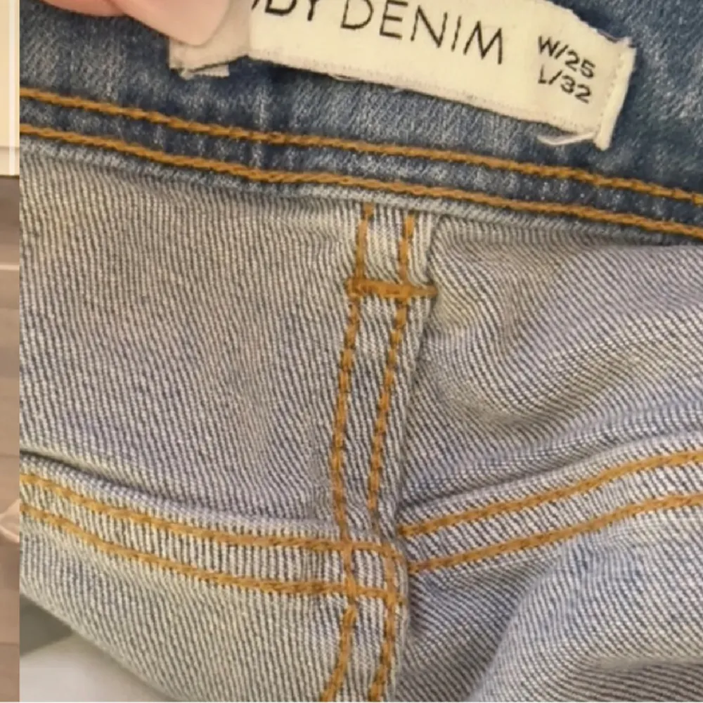 JDY jeans köpta från Vinted , aldrig använda . Jeans & Byxor.