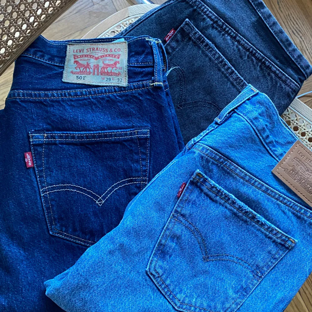 Levis jeans (säljer alla, kolla min profil). Storlek 29/32. Använda enstaka gånger, fint skick! 400kr😊. Jeans & Byxor.