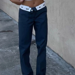 Mörkblå dickies 874 original fit - Mörkblå dickies 874 original fit i fint skick