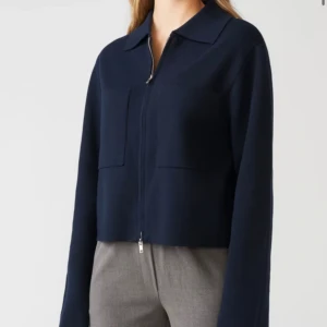 Åhléns kofta - Superfin mörkblå trendig kofta/jacka från åhléns. Den är endast använd 2 gånger och är därmed i  helt nyskick! Mer bilder kan fås om det önskas!