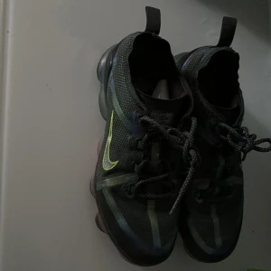 Vapormax  - Säljer nu mina vapormax för att dom är för små 