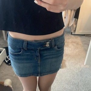 Hm kjol - Superfin oanvänd kort kjol från hm. Säljer för 80 