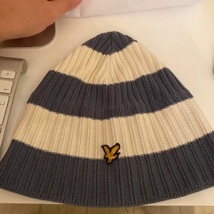 Mössa Lyle&Scott - Bra skick