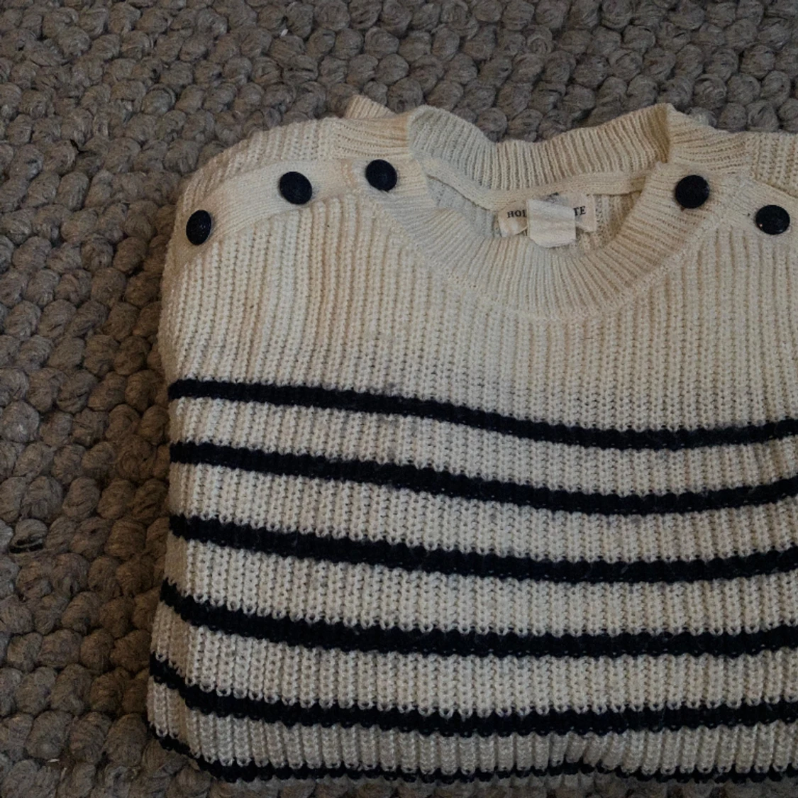 Stickad randig tröja