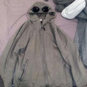 C.P COMPANY hoodie - Köpt på Wallenbergs för något år sedan för 2200