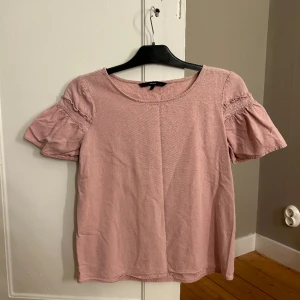 Rosa topp - Jättegullig rosa topp från veromoda! Inga defekter