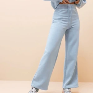 Mjukis byxor - sköna mjukis byxor från Nelly🩵 säljer då de inte kommer till användning längre 🫶🏻