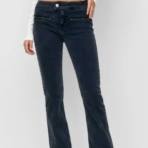 Pull & bear jeans  - Skit snygga men kmr ej t användning ❤️❤️inga defekter