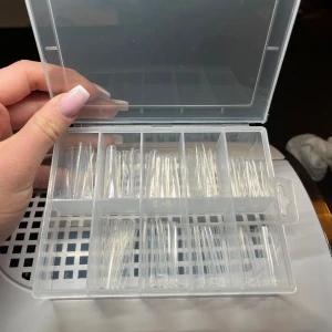 Nagel tippar - Säljer dessa nageltippar, tror de är runt 150-250 tippar, kommer ej till användning💕