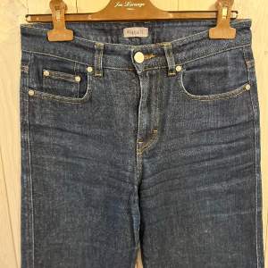 Filippa K Iris raw cropped jeans. Nice with bare ankles or boots. Medium. 