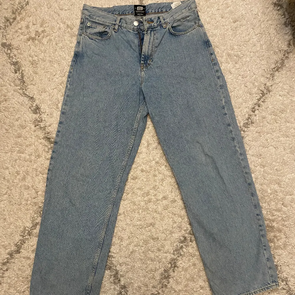 Baggy Big skate jeans från junkyard. Nypris: 699kr  Mycket sparsamt använda och inga tecken på användning. . Jeans & Byxor.