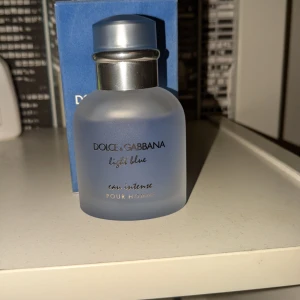 Dolce Gabbana samt 9ml sample av spicebomb och Dior Homme cologne - Byte 