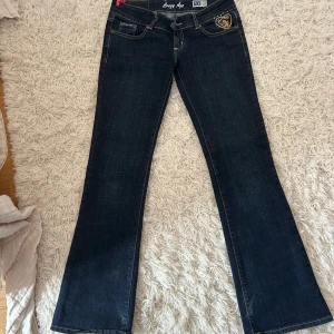 Lågmidjade jeans  - Står ingen storlek men passar mig som har 36 i jeans och är 164 cm❤️