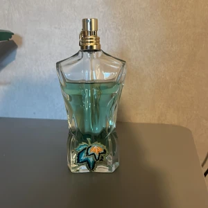 Paradis garden  - Säljer min paradis garden. Matchar pris om du hittar någon Annan. 65 ml