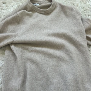 Tröja zara - Säljer min stickade tröja från zara som aldrig är använd. 