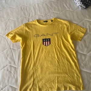Gant t shirt - Kolla bild för storlek 