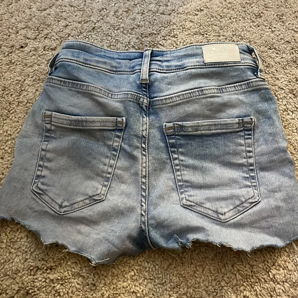 Riktigt sköna jeansshorts bra skick Stockholmsstil . Shorts.