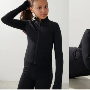 sporty jacket - gina - Säljer denna superfina träningslistan från Gina tricot🩷 storlek 170 passar s!! Aldrig använd 