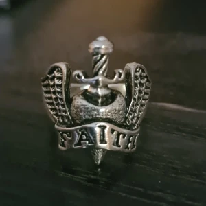 "FAITH" ring - "FAITH" ring i större storlek!
