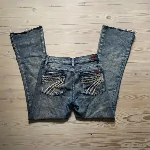 Snygga low waisted jeans  7 for all man kind 