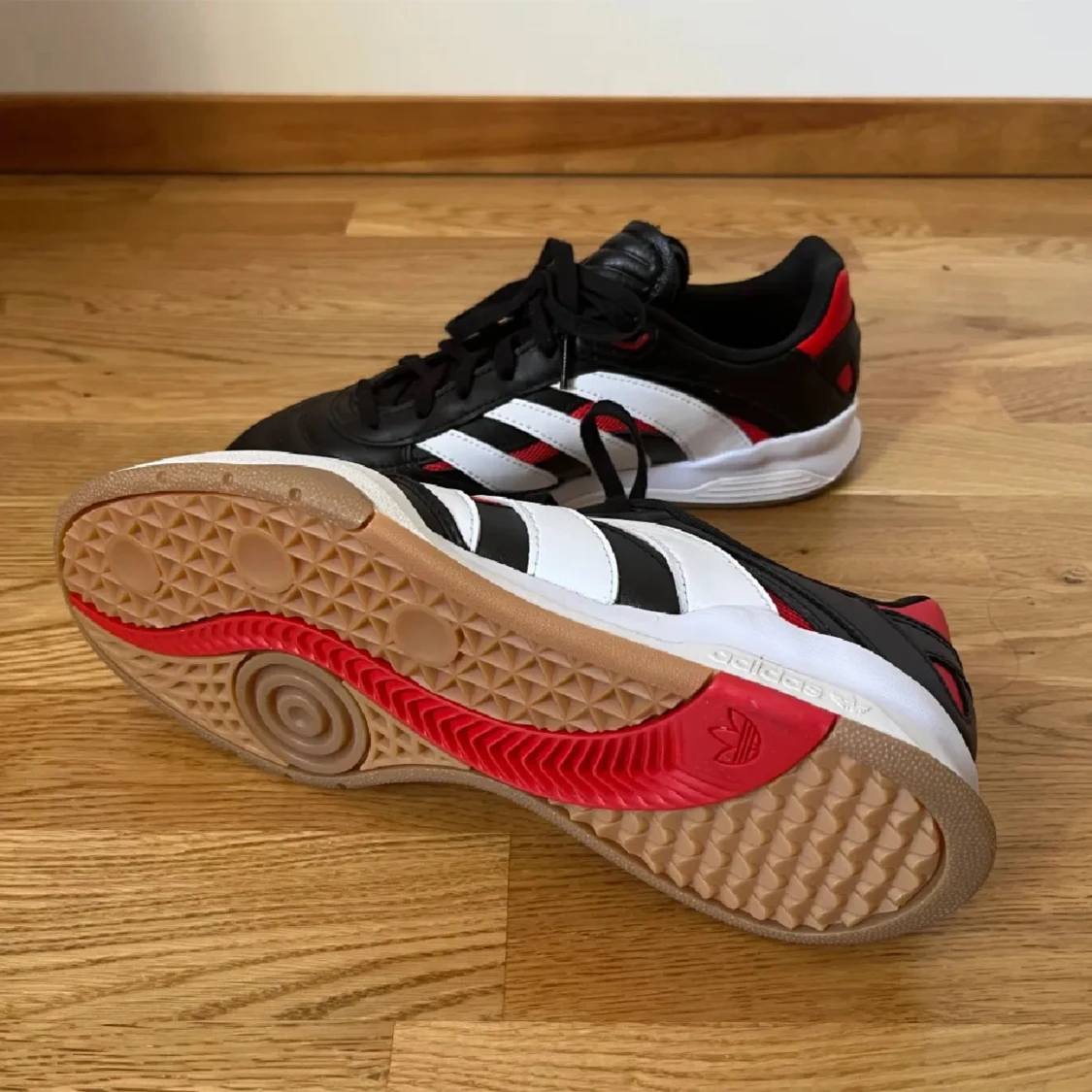 Adidas - Predator Mundial - 90