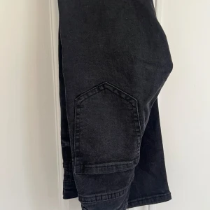Jeans  - Mörkgråa jeans helt nya 
