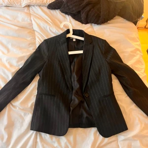 Black blazer - Musta blazeri