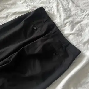 Svarta kostymbyxor från ASOS. Fint skick storlek S. 