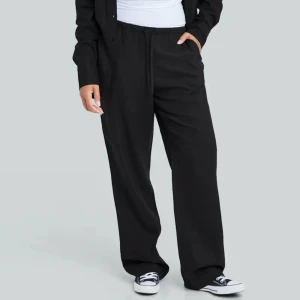 Linnebyxor - Helt nya linnebyxor från bikbok. Köpte fel storlek, aldrig använda