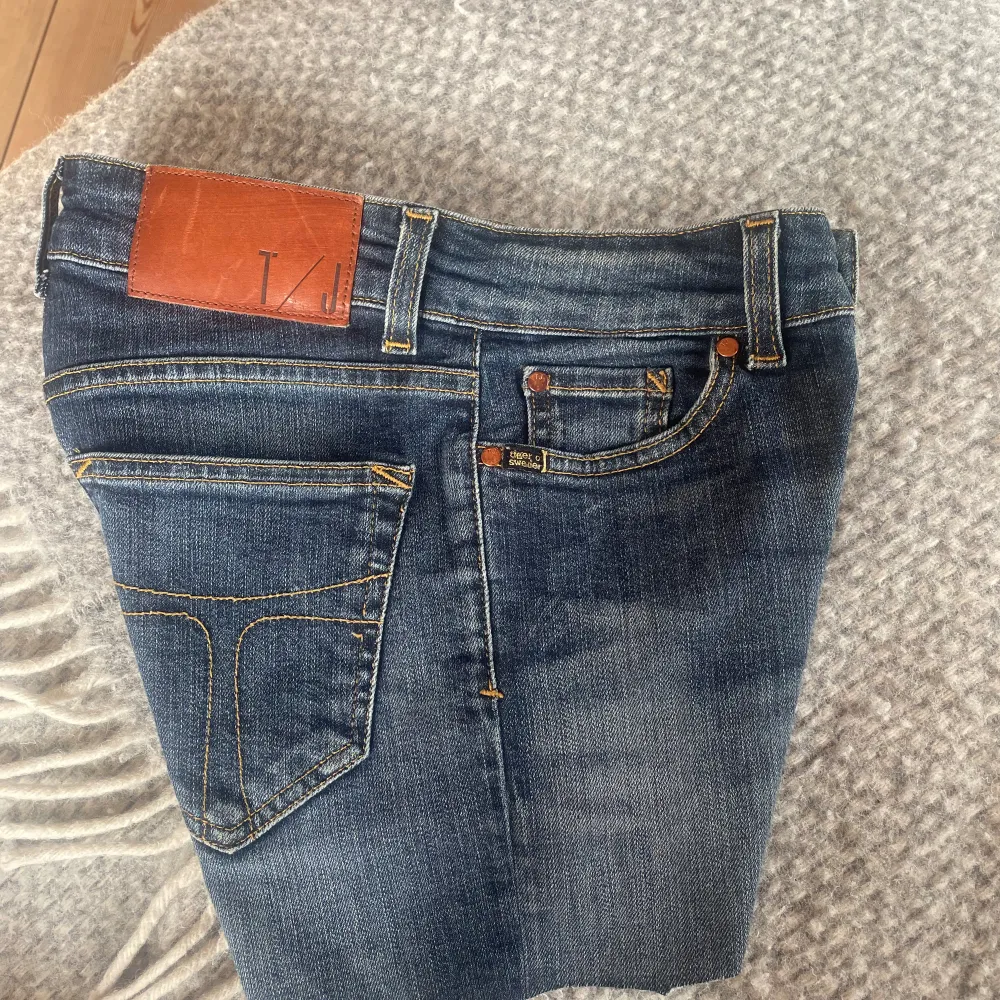 jeansshorts från tigerofsweden i storlek xs-s. säljer pga att de ej kommer till användning. nypris: 400kr säljer för: 100kr. Shorts.