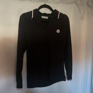 Moncler Piké  - Har haft ett tag och vill bli av med.  