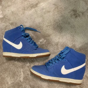 Nike skor  - Säljer dessa otrolig snygga Nike skor. 