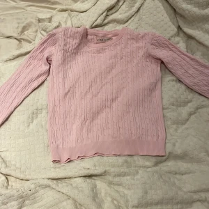 Stickad tröja  - Lätt stickad tröja, tunn 