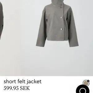 Säljer min ”short felt jacket” från Gina tricot!🪷 trivs inte i den tyvärr 💕💗 Inköptes för 599kr  Säljer för 350kr + frakt 💗